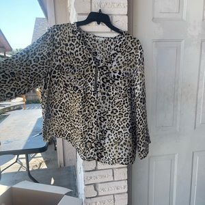 I want to clear my closet, size is 22/24w & it’s leaped print